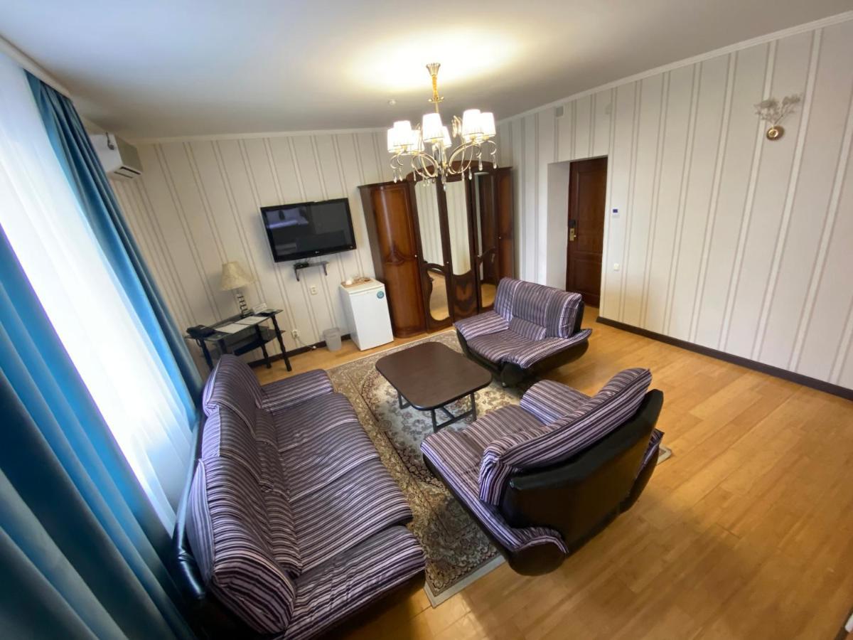 Hotel Astam Костанай Екстериор снимка