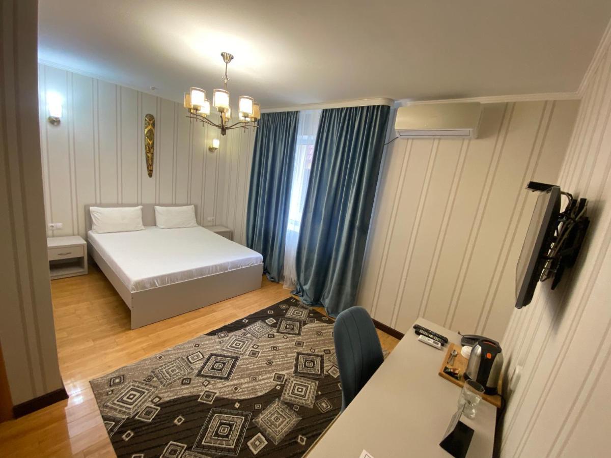 Hotel Astam Костанай Екстериор снимка